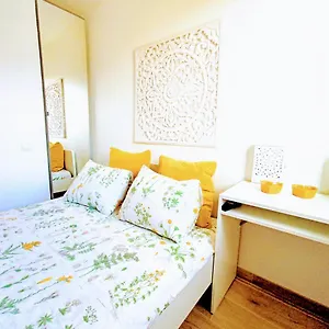 Privatunterkunft Private In Renovated - Tram 1 Min Walk, Nizza