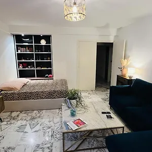 Privatunterkunft John Homestay In, Nizza
